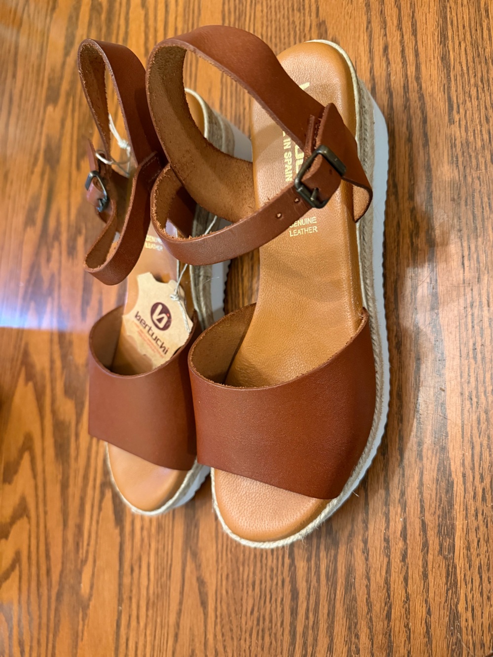 NWT Bertuchi Brown Leather Ankle Strap Platform Sandals Size 9